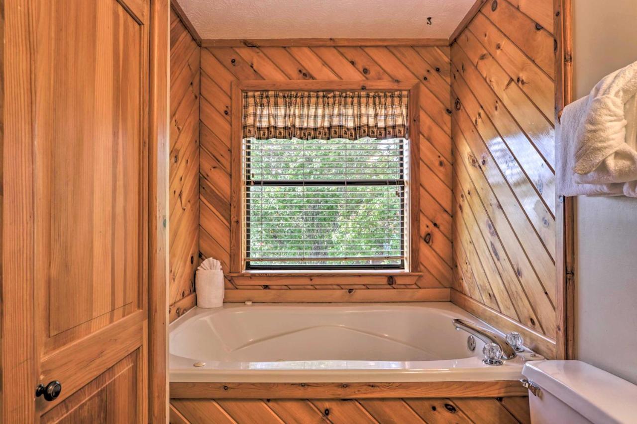 비둘기 포지 Smoky Mountain Retreat With Hot Tub, Arcade Games 빌라 외부 사진